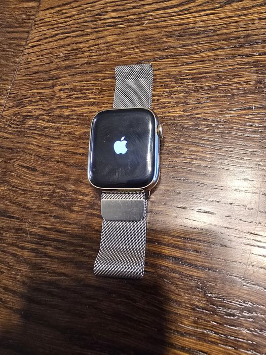 Apple Watch 8 45mm LTE +gps Saphire Crystal Stainless steel