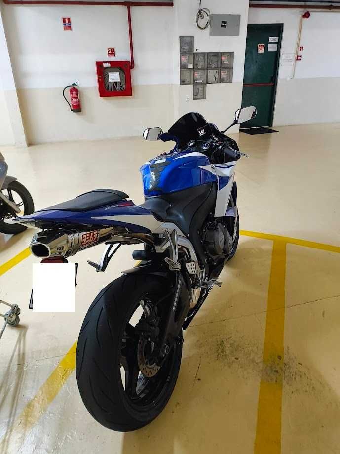 Honda CBR600RR (PC40)