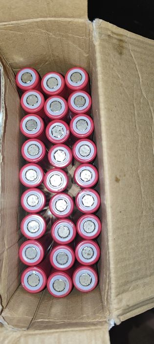 Mais de 200 pilhas/baterias 18650