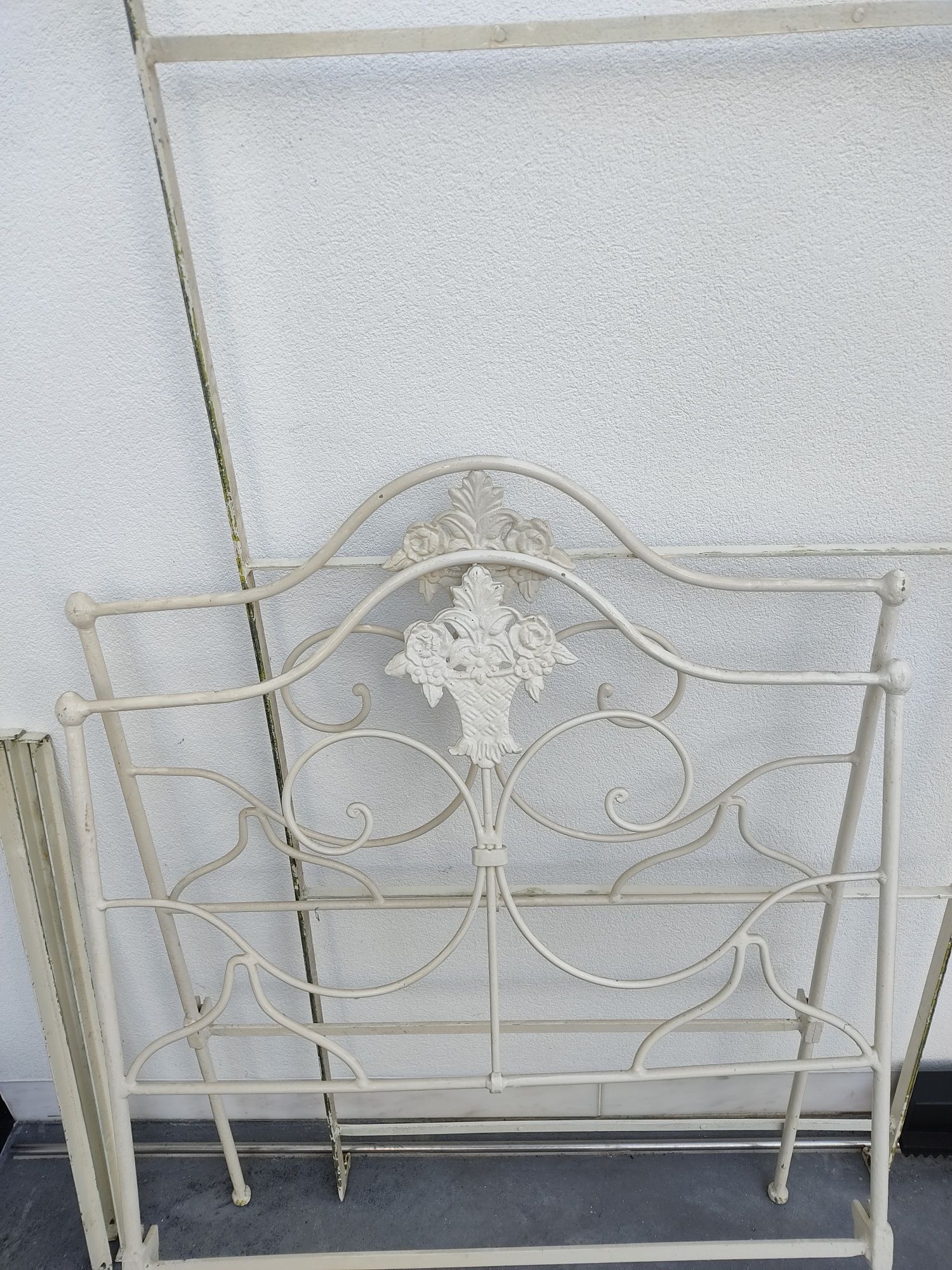 Vendo cama de ferro solteiro para restauro