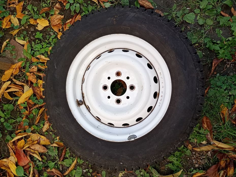 Колеса зимові в зборі Кама Ірбіс шип 175/70/13 на дисках ВАЗ 2101