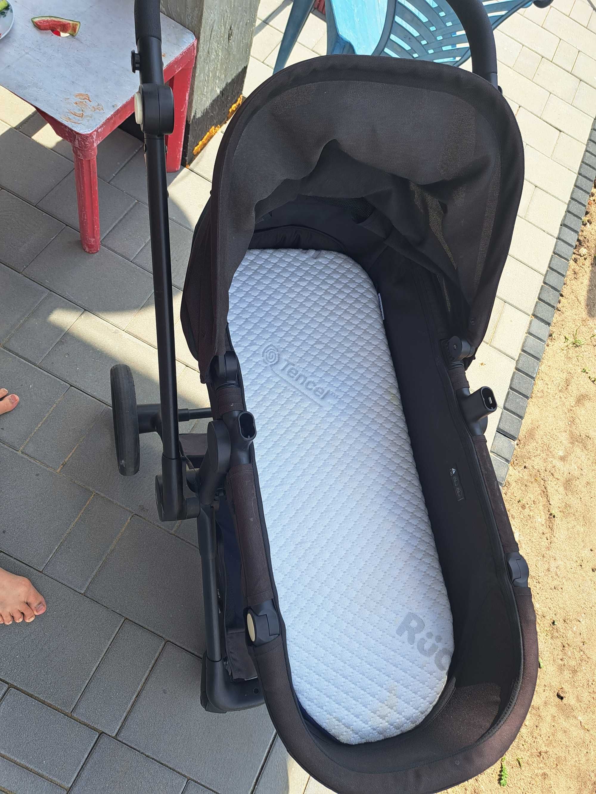 Wózek 3w1 CYBEX EOS LUX MOON BLACK Gondola ze spacerówką +Nosidełko
