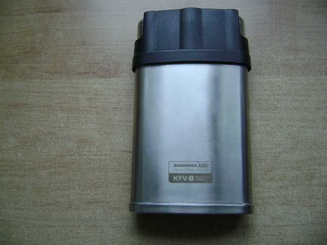 Starocie z PRL - Piersiówka angielska duża 7 OZ. + 3 kieliszki mini