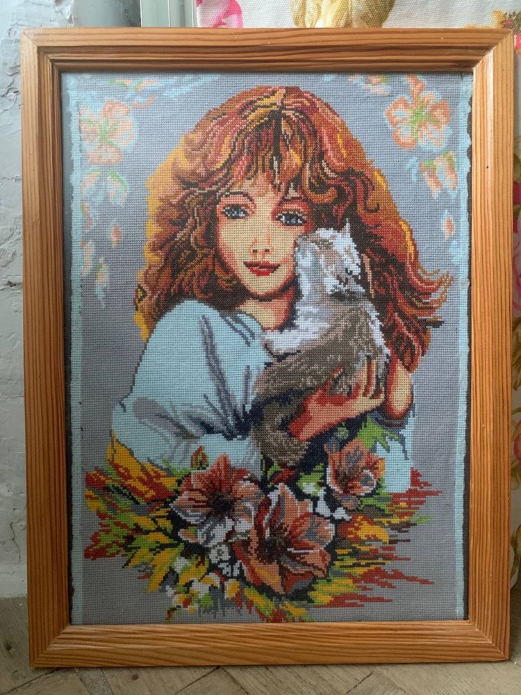 Картина крестиком «Девушка с котом»