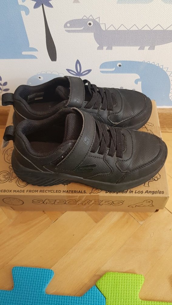 Skechers кросівки чоботи р. 31