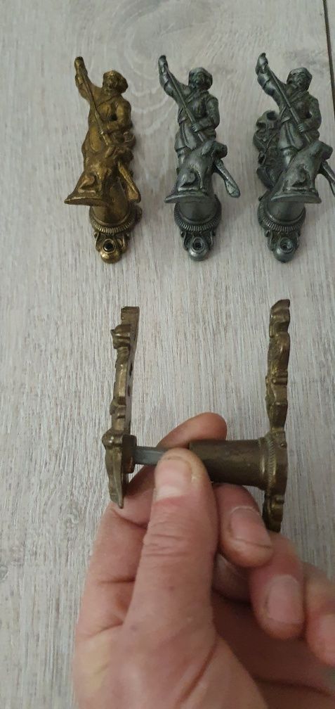 Настенные подвесы для охотничьих ружей
