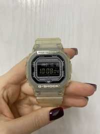 Продам мужские спортивные часы Casio G-Shock DW-B5600G-7ER