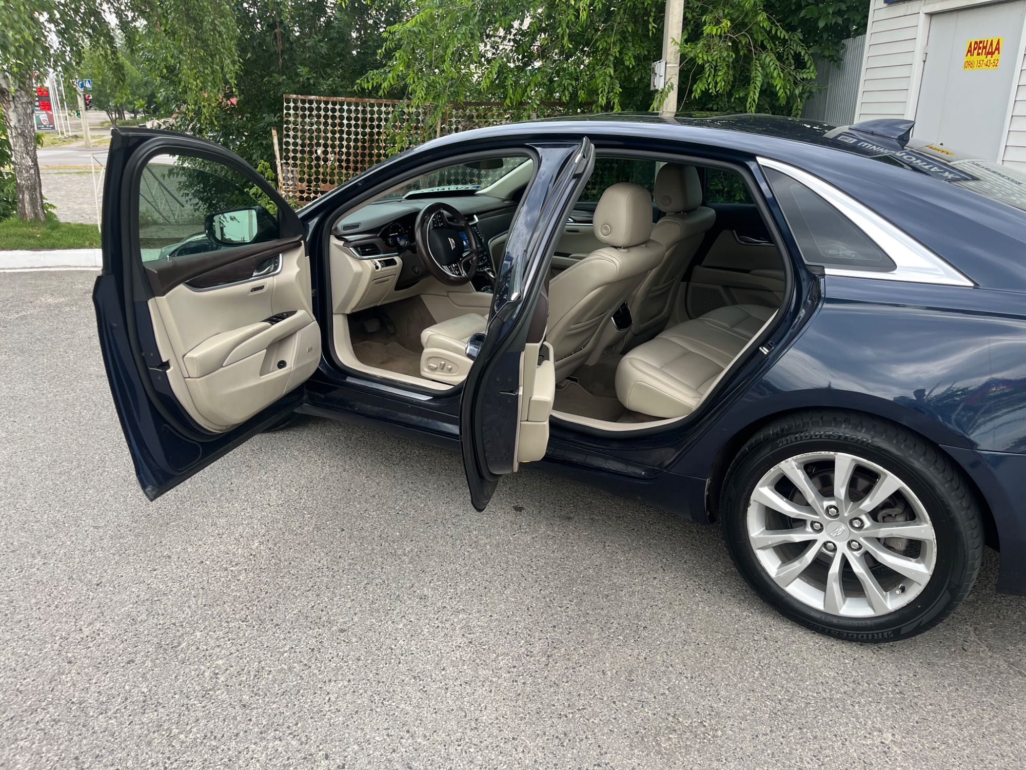 Cadillac xts 2016