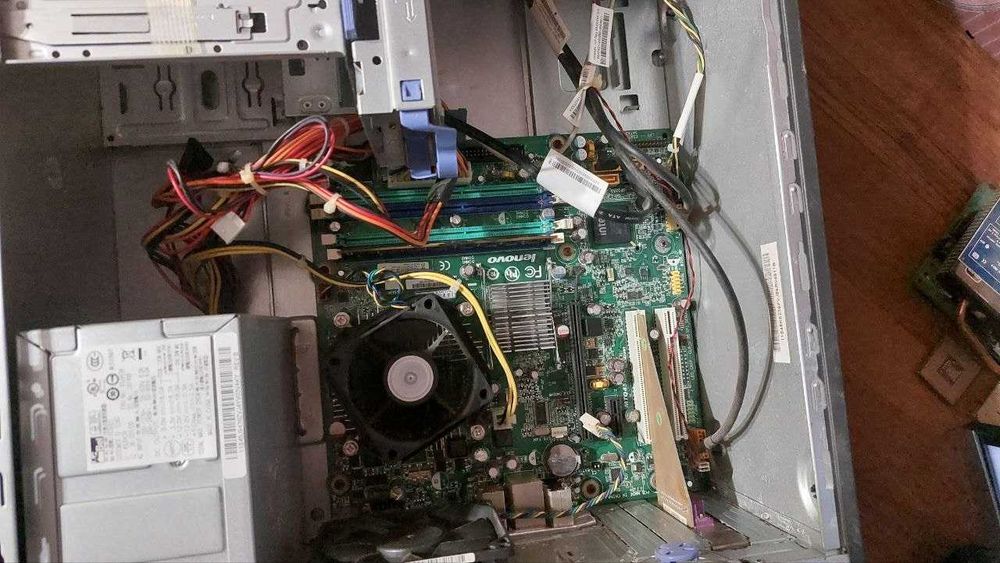 Комп'ютер Lenovo M58p E8400 3,00 GHz DDR3 4Gb та HDD 200Gb