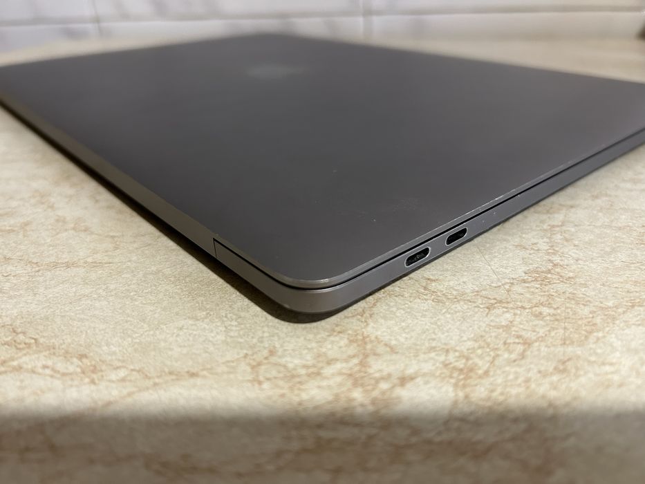 Macbook Pro 15 1tb, 2017г