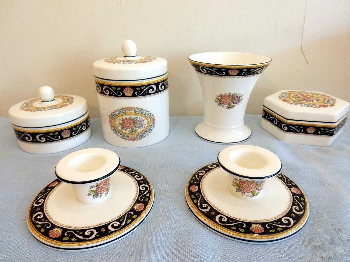 Elementy dekoracyjne - porcelana Wedgwood - 6 częściowy zestaw na stół