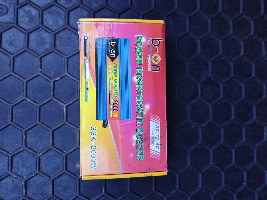 Інвертор автомобільний Power inverter SSK-2000w (12V-220V)