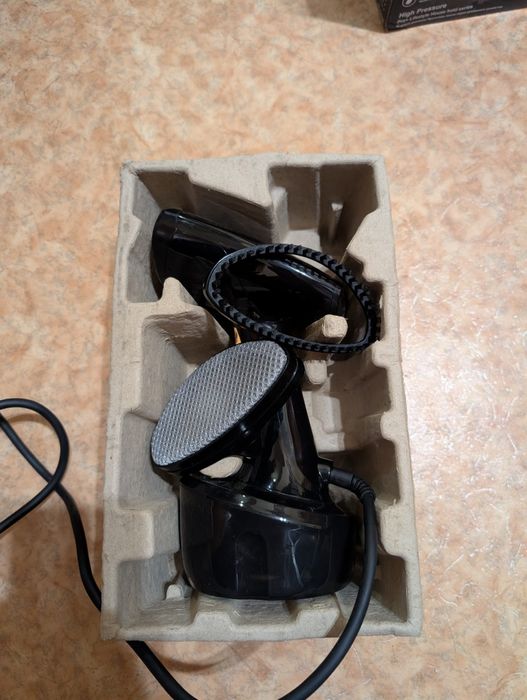 Відпарювач для одягу  RAF 1600w