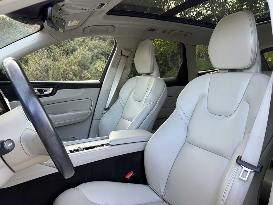 Volvo XC60      2020