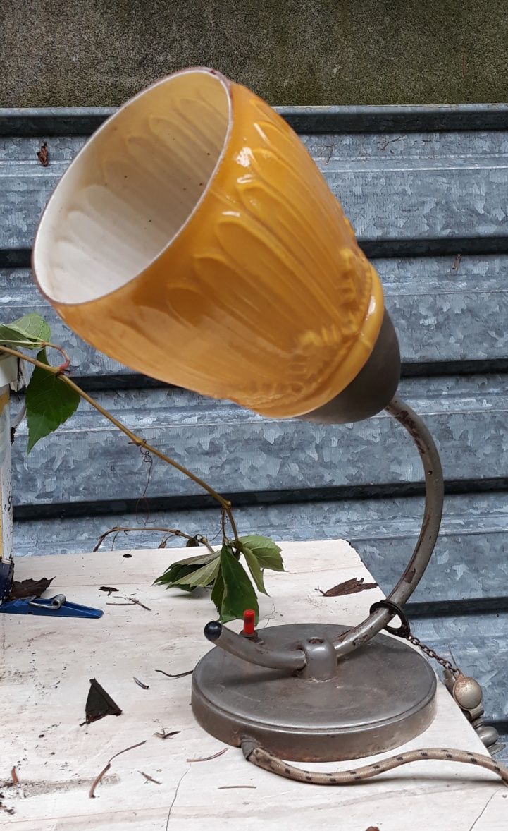 Lampa w stylu retro