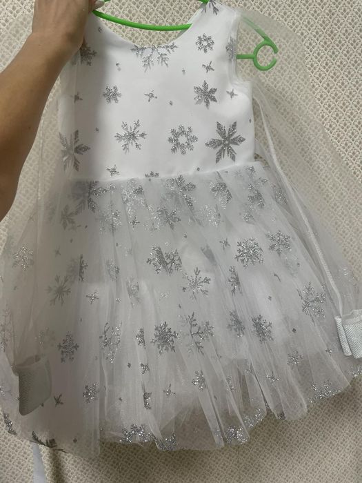 Гарна Сукня сніжинки