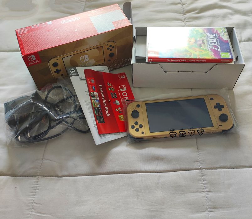 Nintendo Switch Lite Hyrule Edition!