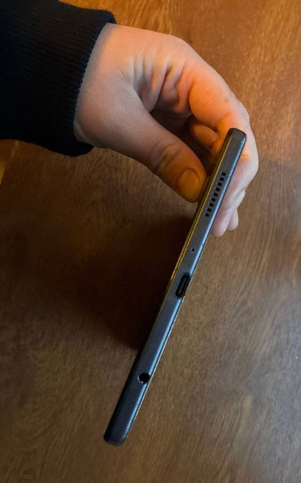 Продам планшет на запчасти