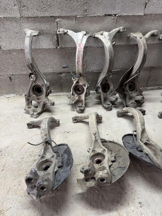 Цапфа, повороткий кулак Ауді а6 с5, а4 б6, а4 б7, а6 с6, а8 д3,а6 с7