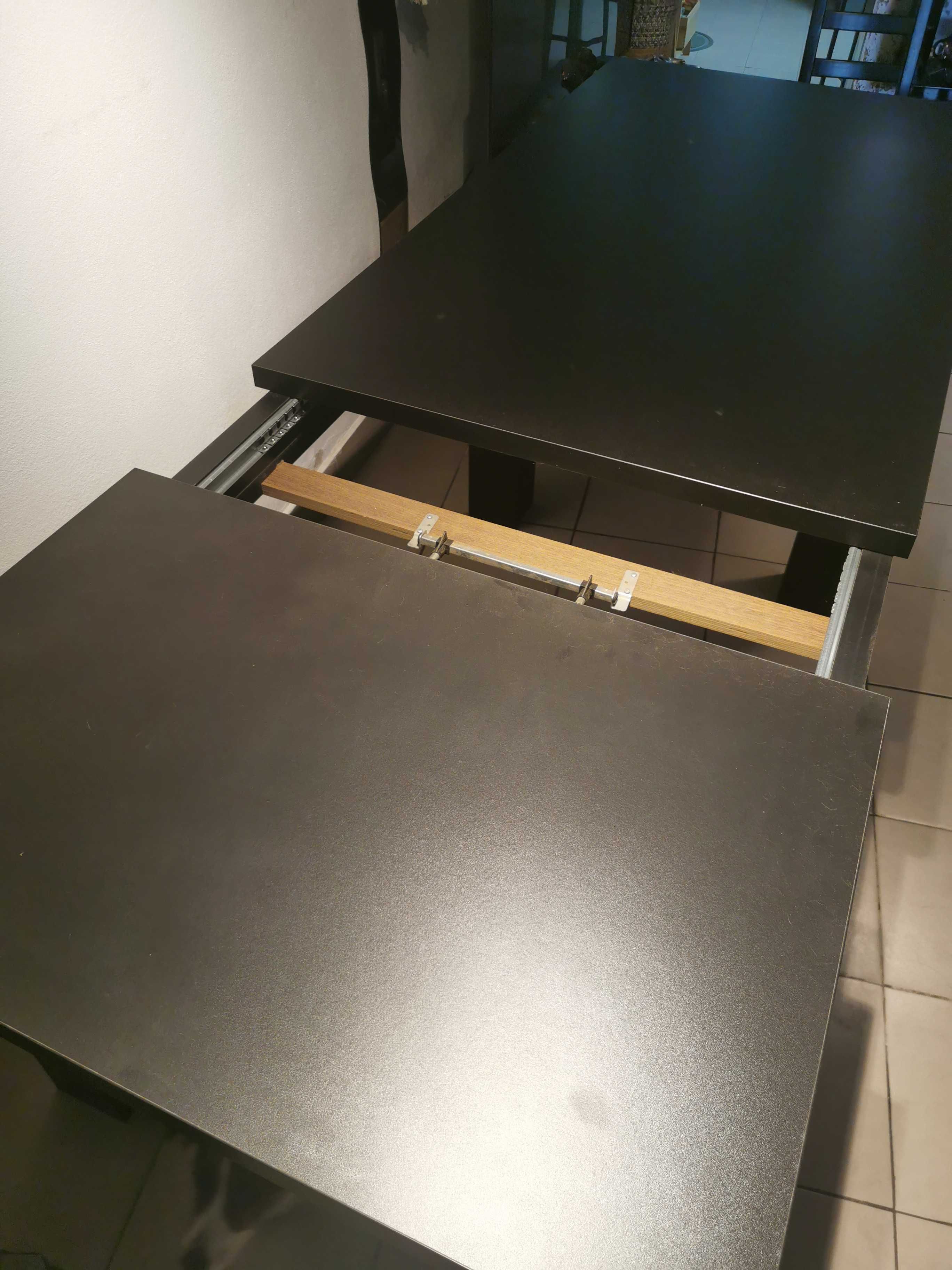 Mesa de jantar extensível (preta)