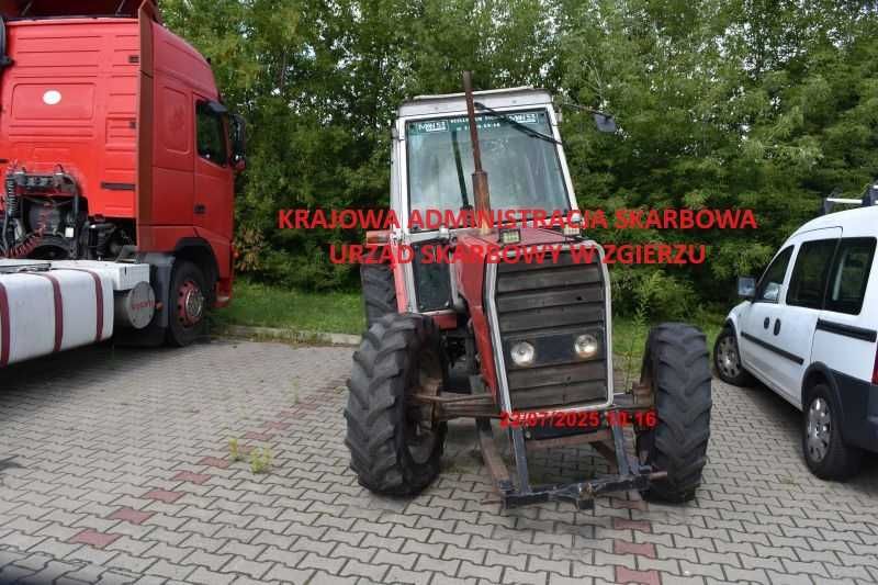 Ciągnik rolniczy Massey Ferguson  675