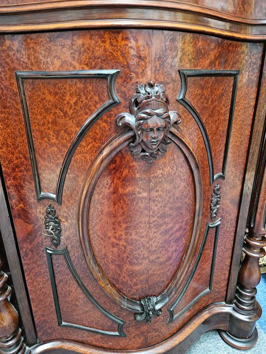 Móvel muito antigo em madeira com tampo em pedra - óptimo es