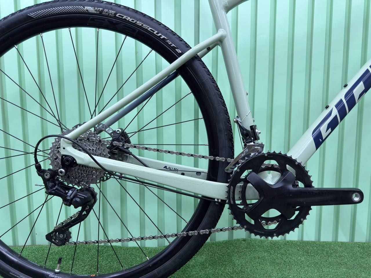 Гравійний велосипед L 28 shimano GRX Giant Revolt 1 2021рік