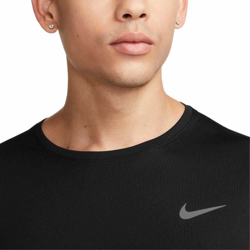 Футболка Nike M Nk Df Uv Miler Ss (DV9315-010) оригинал