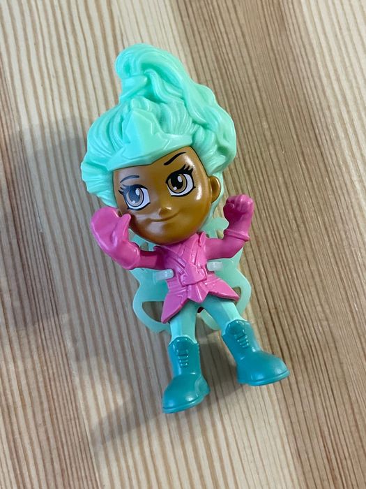 Кіндер максі, фігурка