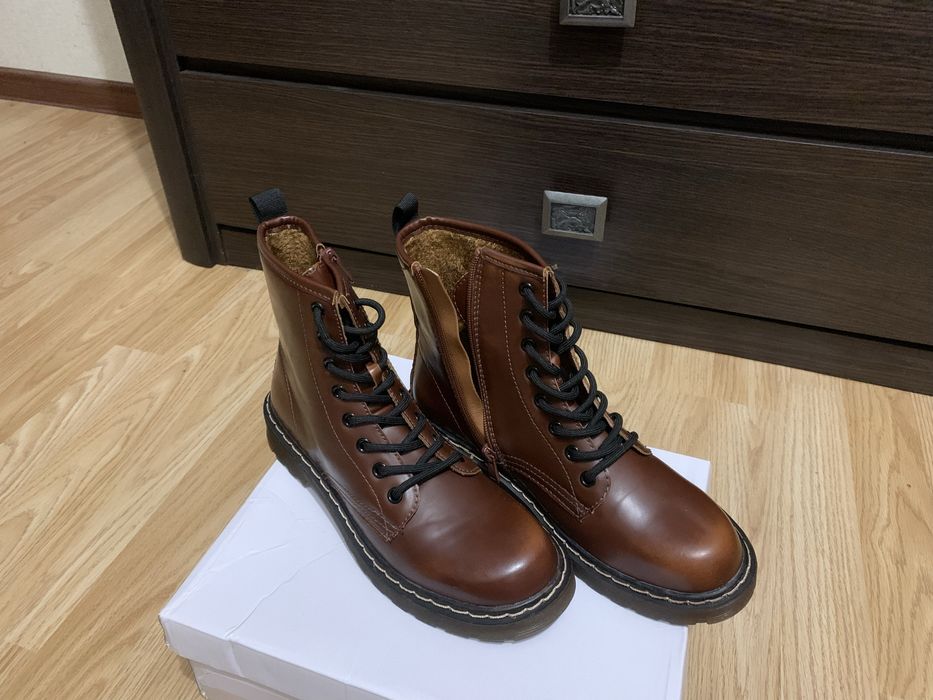 Коричневі шкіряні черевики Dr. Martens. НОВІ!