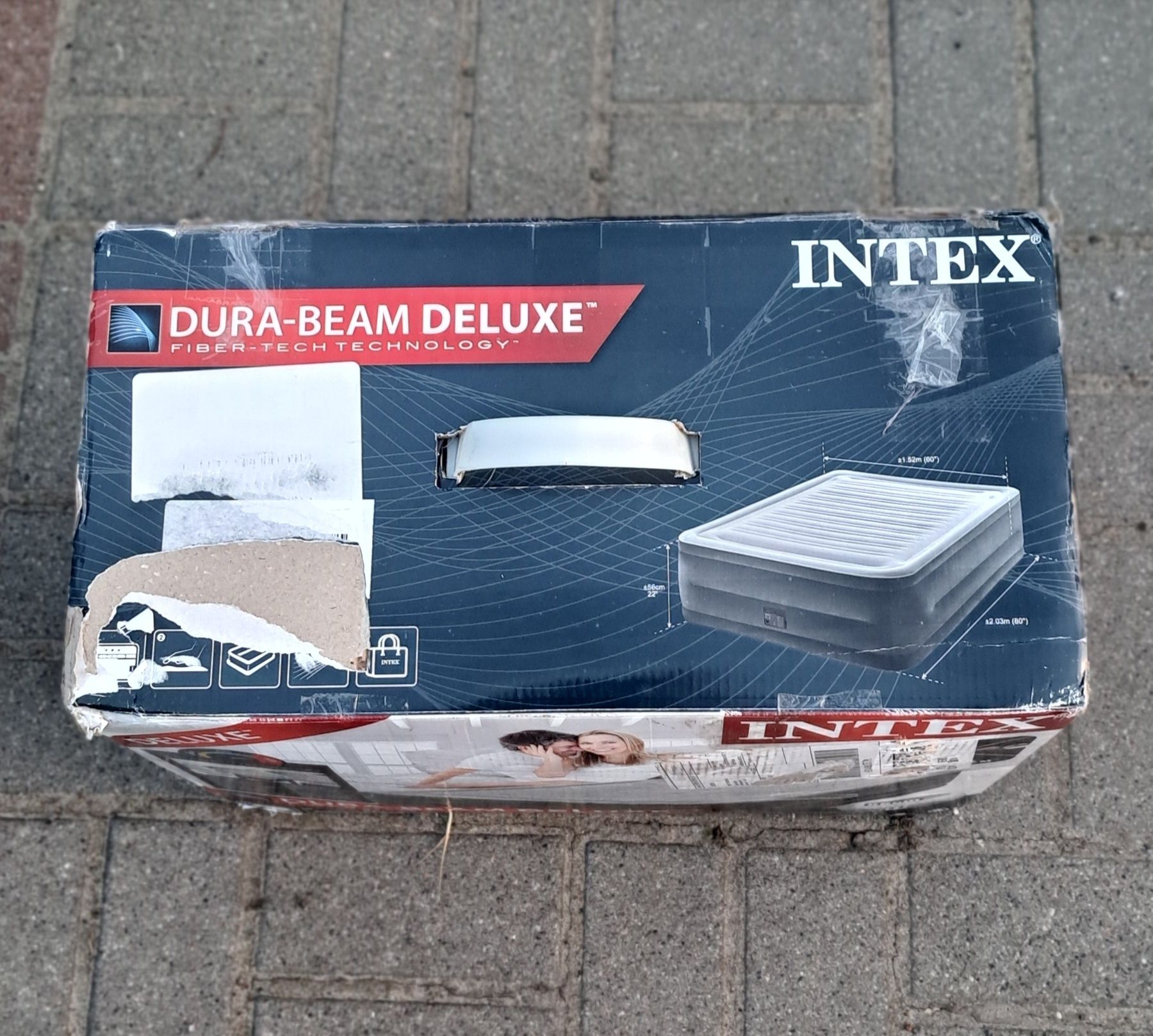 Materac Intex dwuosobowy.