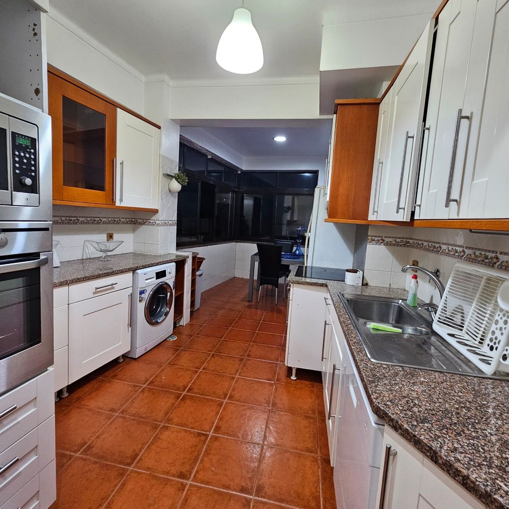 Quarto para alugar junto ao metro