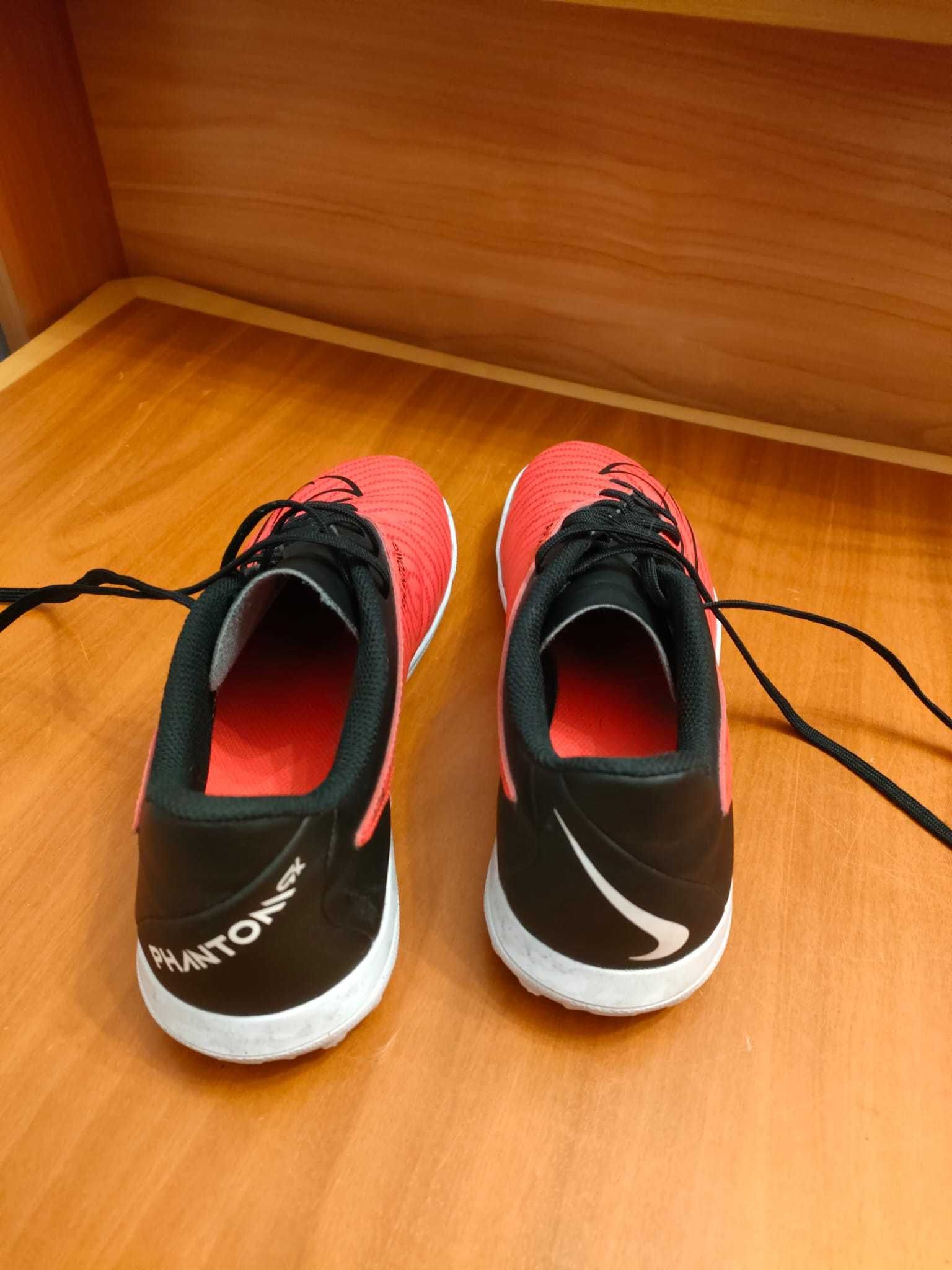 Buty piłkarskie halowe męskie Nike Pantom GX Academy DD9475