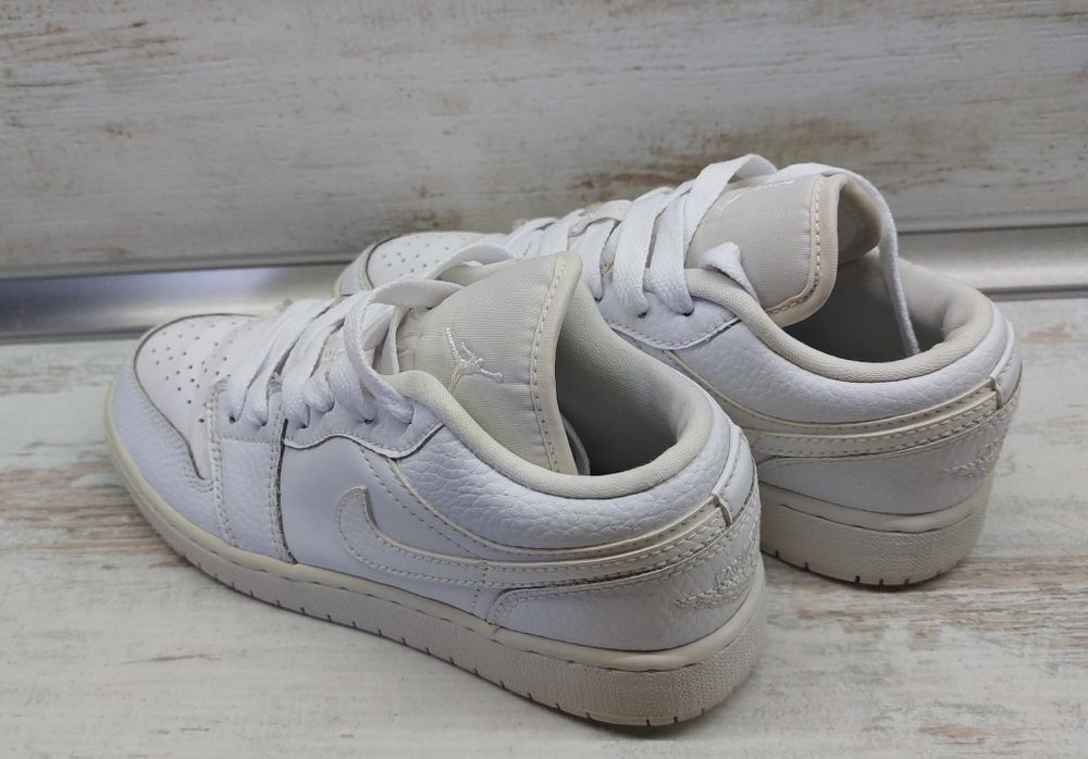 Жіночі кросівки Nike AIR JORDAN 1 розмір 36 устілка 220 мм