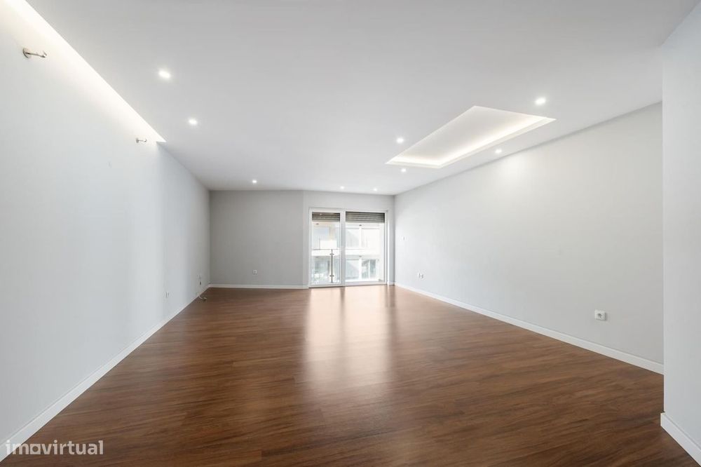 Apartamento T2 com estacionamento, Quinta das Marianas, Cascais