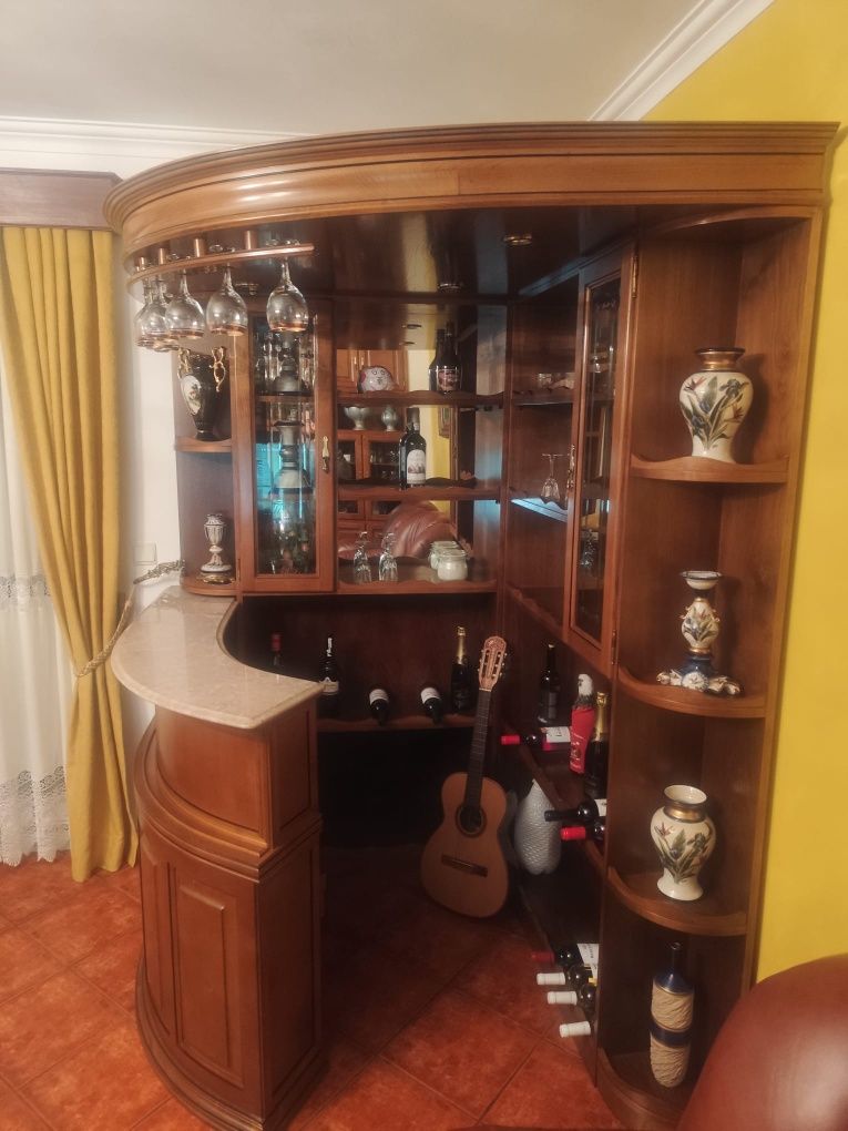 Bar de sala completo em excelente estado