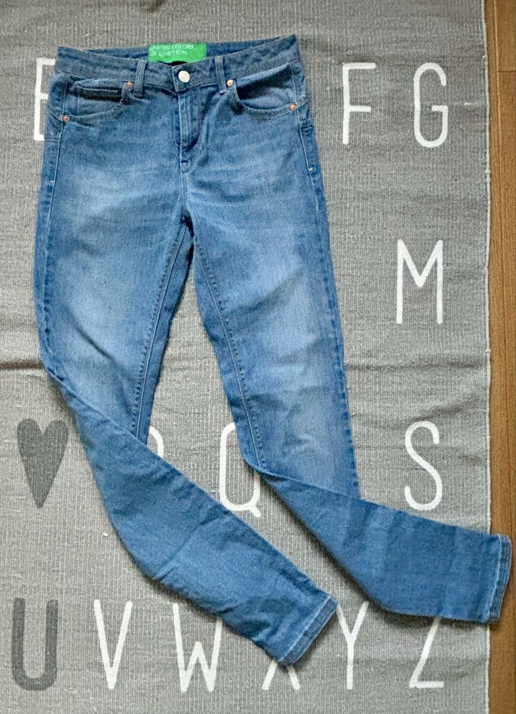 Jeansy skunny Benetton 28