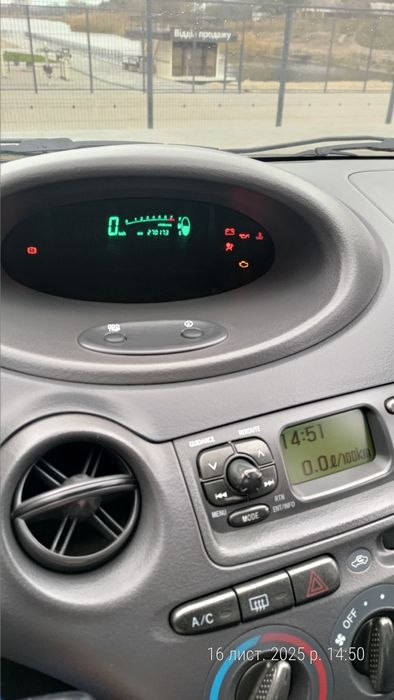 Toyota Yaris Тойота Яріс