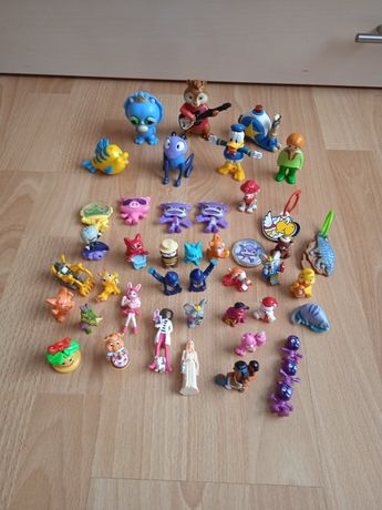 Figurki 42 szt zabawki z Kinder Milka i inne Barbi Donald psi patrol