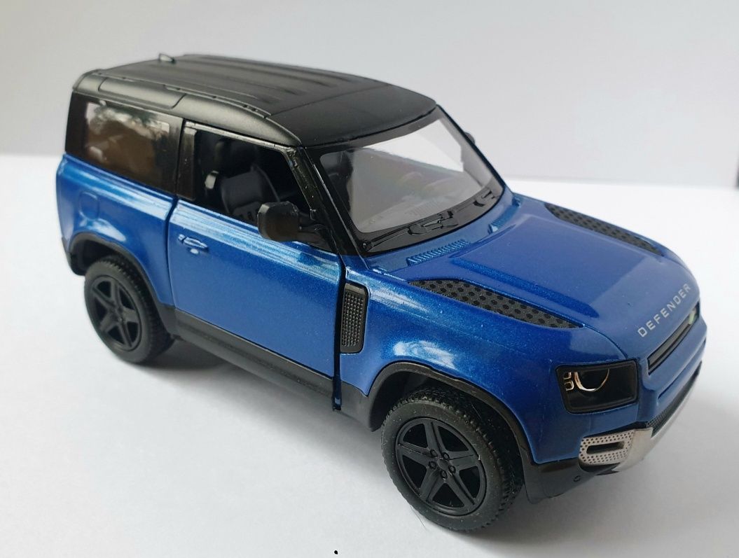 Samochód Land Rover Defender 90 Kinsmart die cast model 1:36