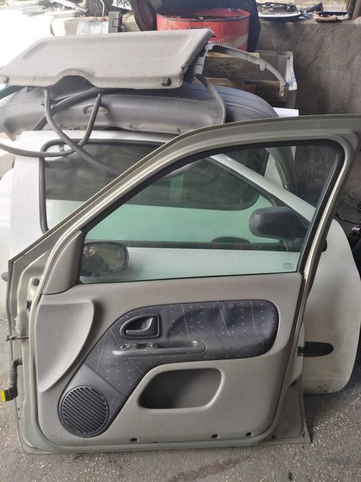 Porta Frente Direita Renault Clio II Fase II 1.5 Dci 2002