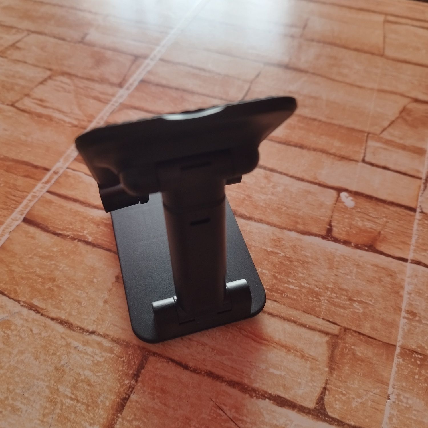 Stojak na telefon, pad.ps3 i ps4  itp