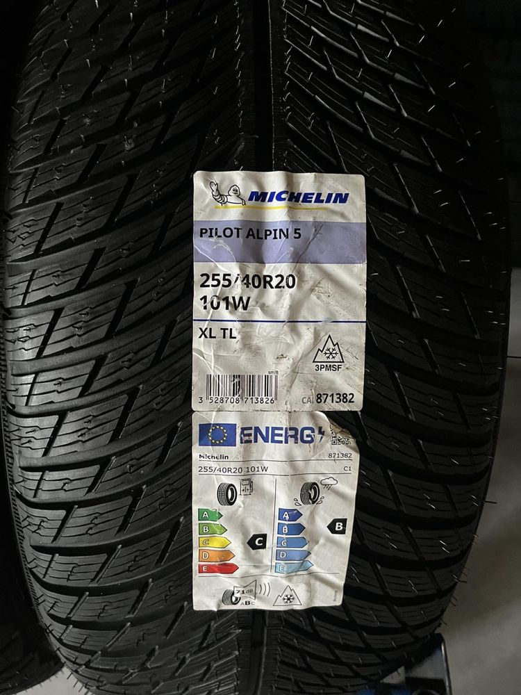 255/40/20+235/45/20 R20 Michelin Pilot Alpin 5 4шт нові зима