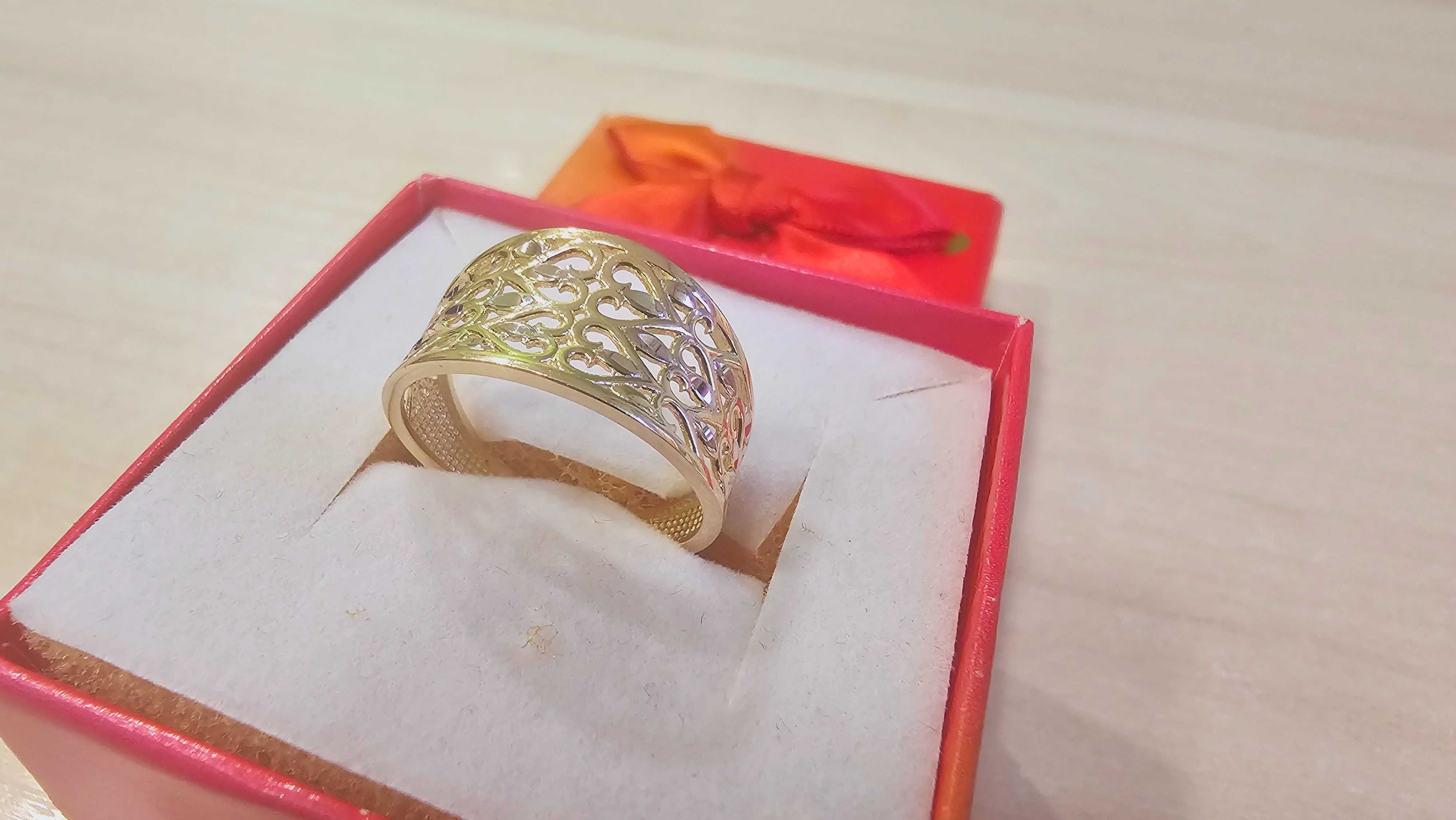 Nowy złoty pierścionek wzór w serca PR 585