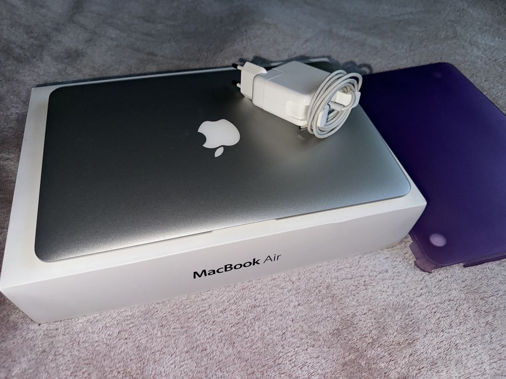Macbook Air 11” A1465 (2014)