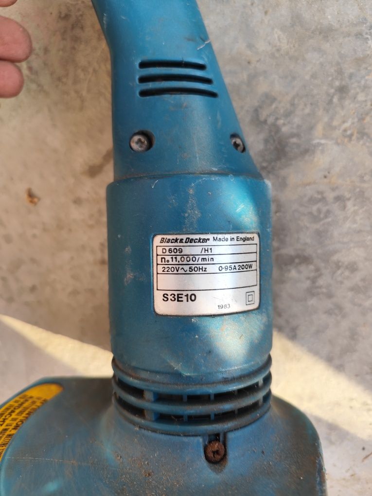 Podkaszarka elektryczna 3 sztuki Black decker rotomat Basic