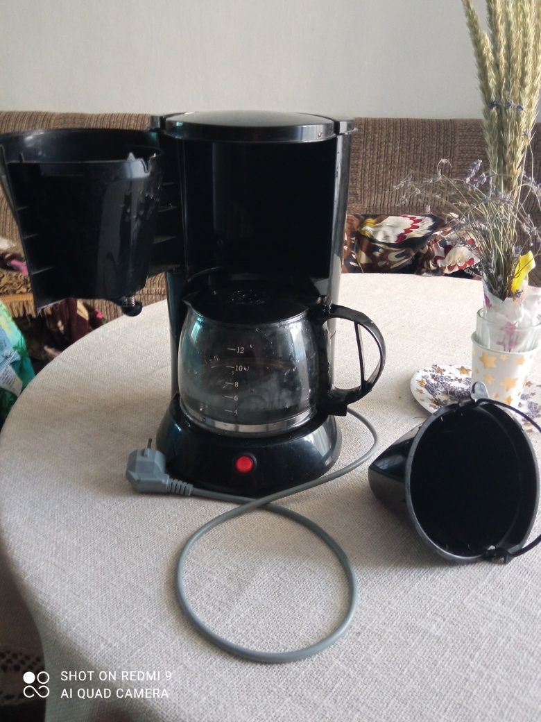 Кофеварка новая / техника для кухни