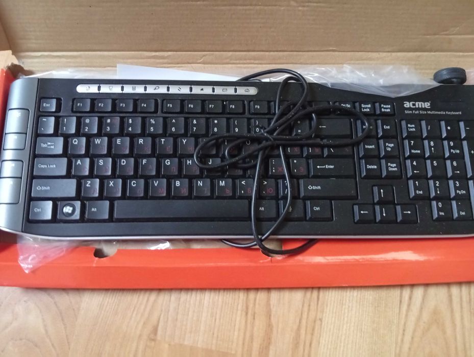 Клавіатура до комп'ютера