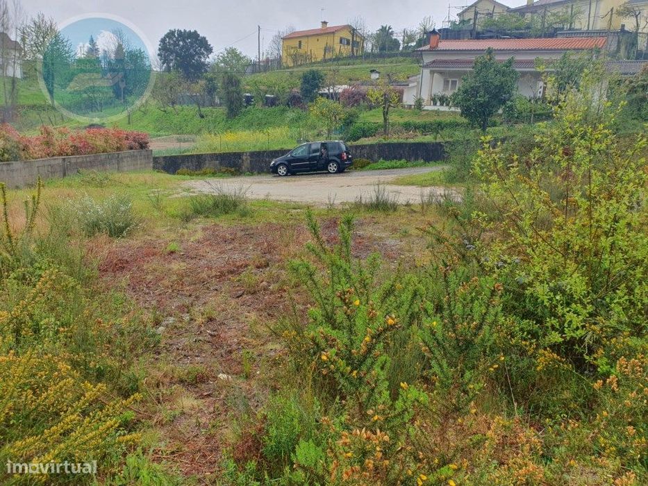 Terreno Construtivo de 1200m² 
Localização: Sra. de Fátima- Cabece...