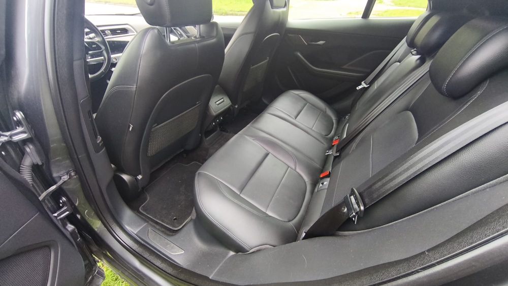 Jaguar Ipace EV400 AWD S black edition 400cvs